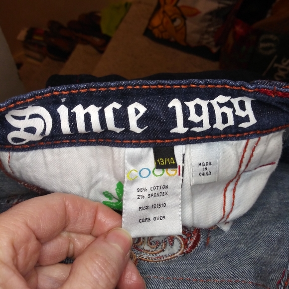 Rare Vintage COOGI Embroidered Denim 15 Inch Inseam Bermuda Style Shorts - Picture 13 of 16